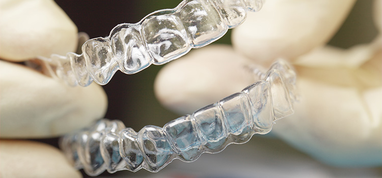 Service de denturologie à Aylmer : Des solutions personnalisées pour un sourire retrouvé