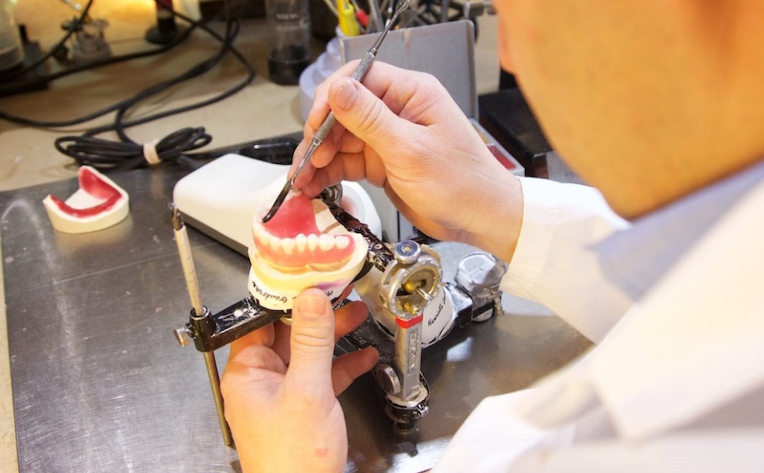 Prothèse dentaire à Gatineau : pourquoi de nombreux patients se tournent vers Paul Pilon ?