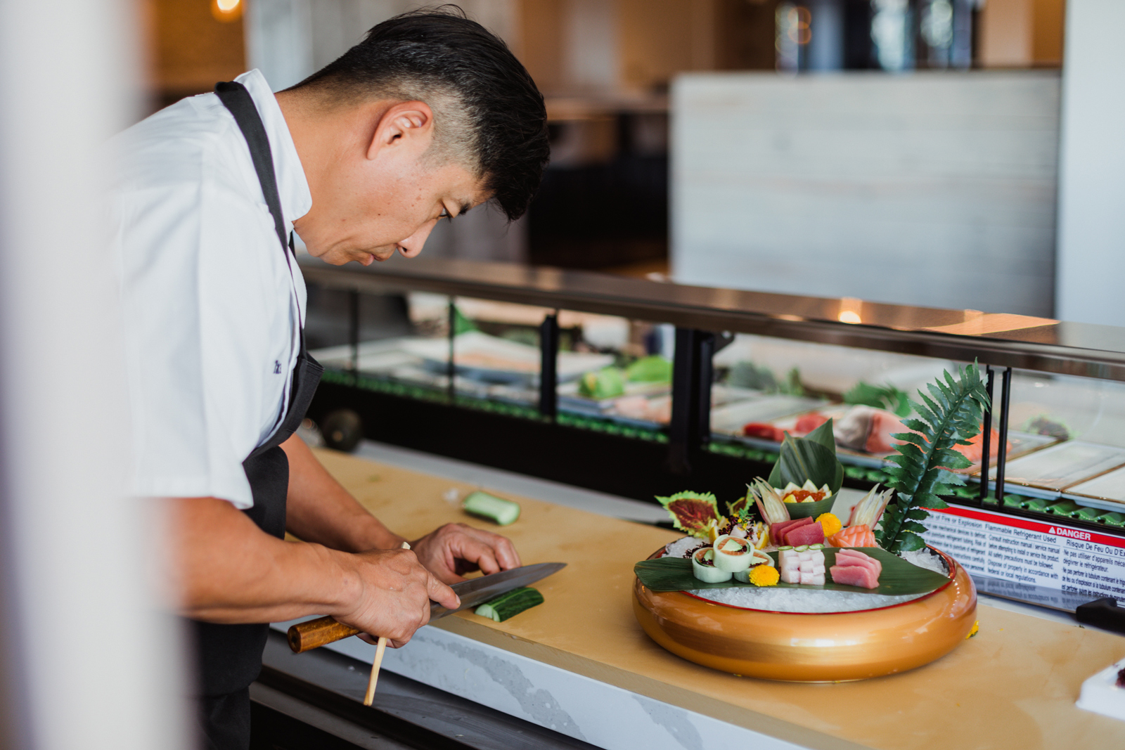 Where to eat sushi in Aylmer with a modern atmosphere?